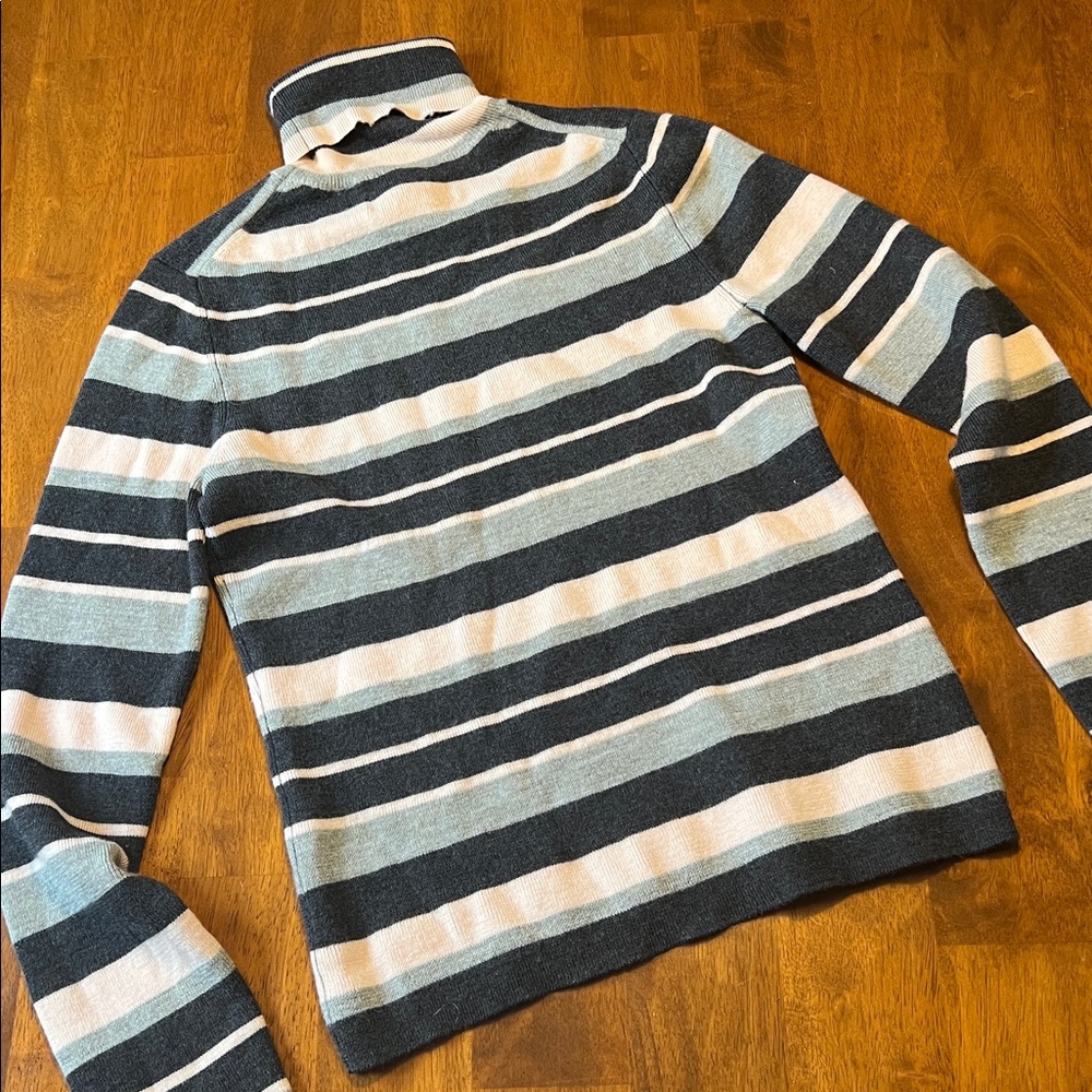 Banana Republic Gray and Pink Striped Merino Wool Turtle Neck Sweater Size M - Picture 2 of 15